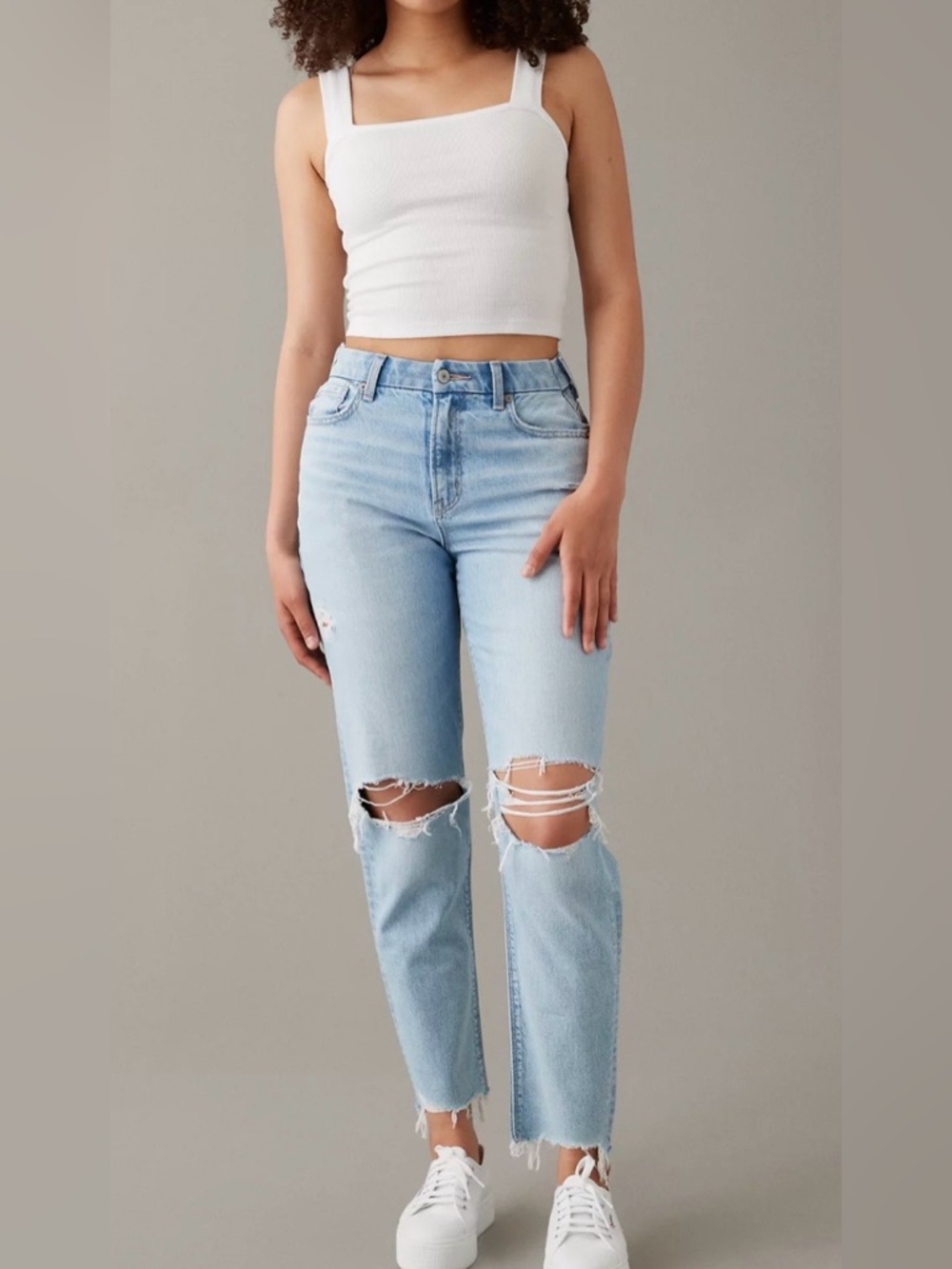 NEW American Eagle Strigid Curvy Mom Jeans Sz 2 26W Light Destroy Wash Stretch